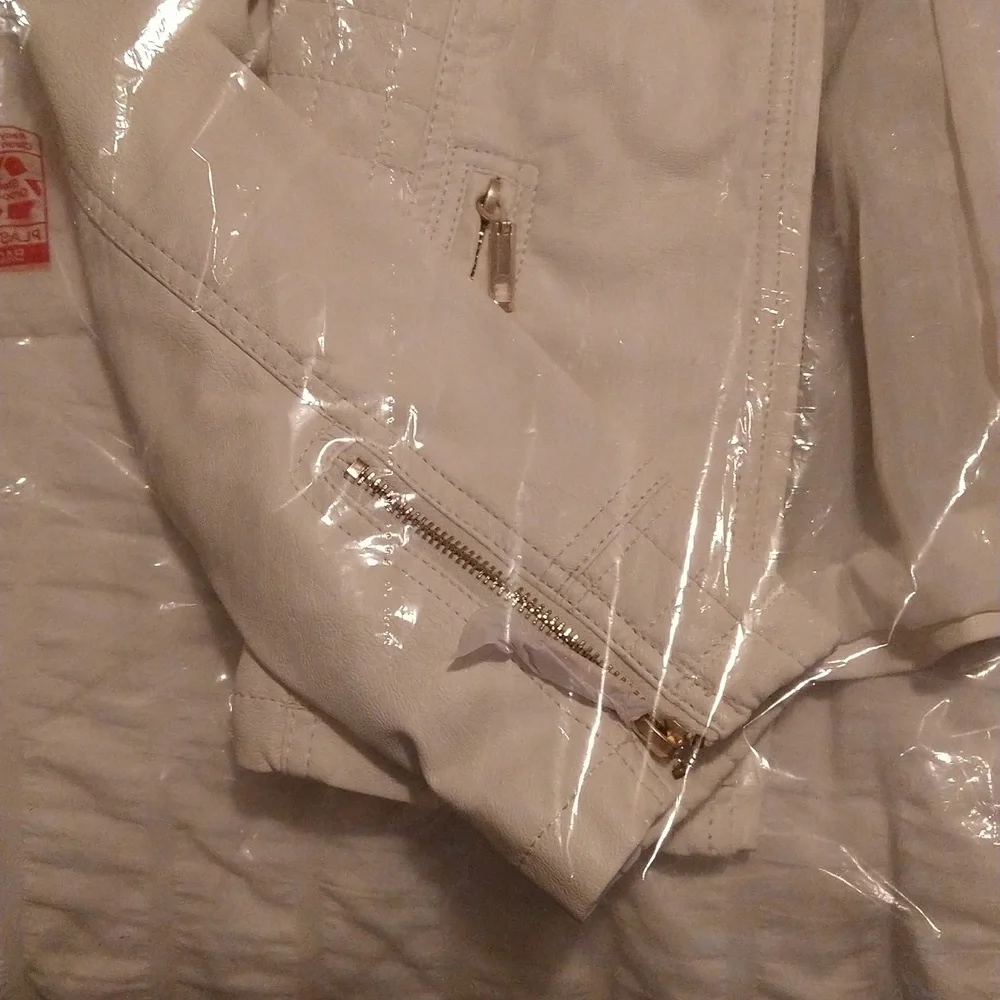 Jacket - Picture 2 of 16